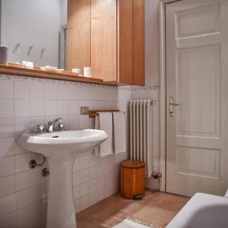 Easy Welcome Camelia בלאג'יו